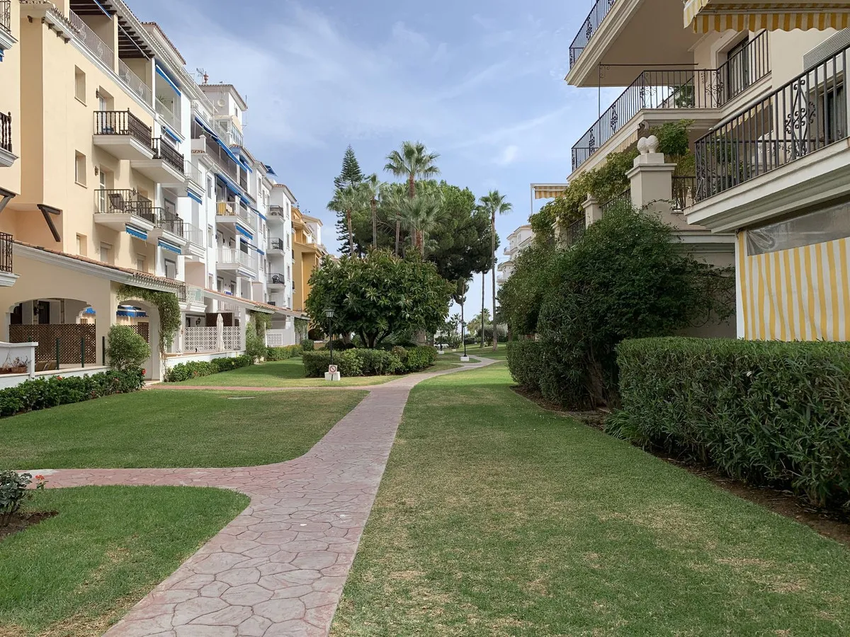 ad94d8bd-a743-43bf-9c9d-407e7b9d45ce