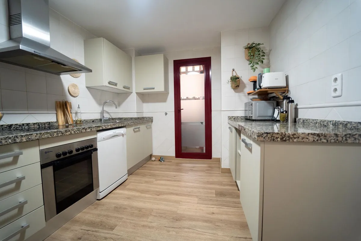 15409745-fae7-49b2-a03a-47e687740c80