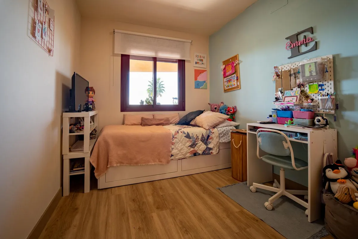 c8d92f50-ad12-4c6a-9bd0-3beb6a095e97