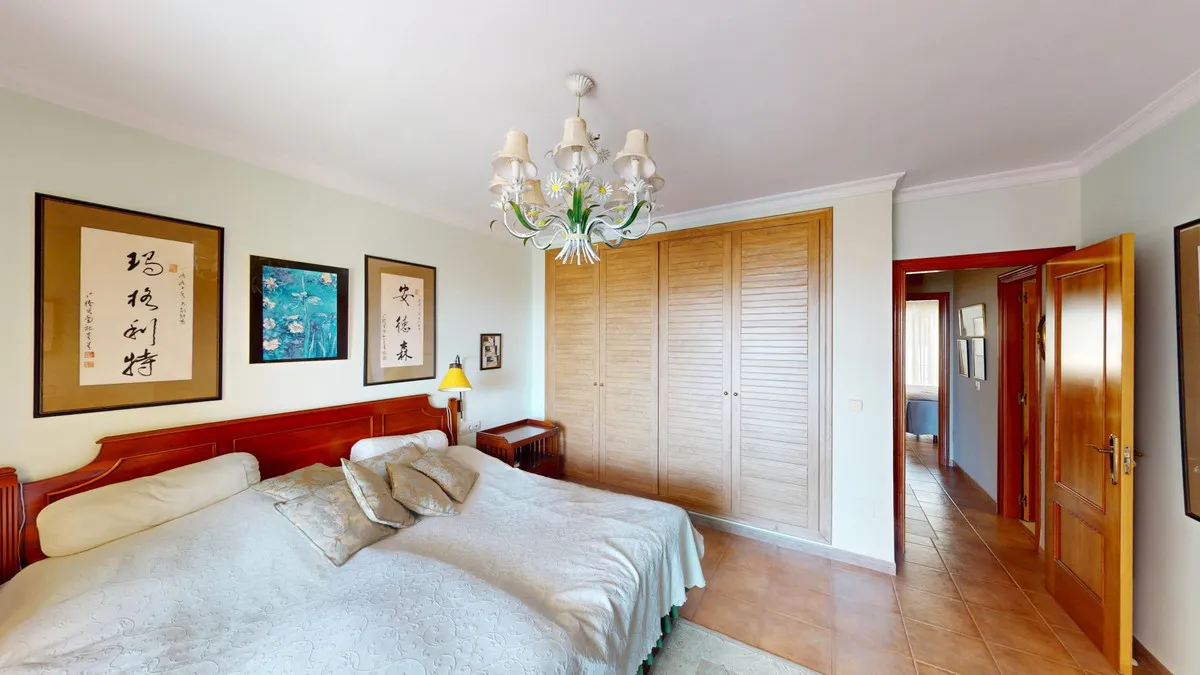 62e3a0b8-2774-4731-b7cd-1e51c566f815