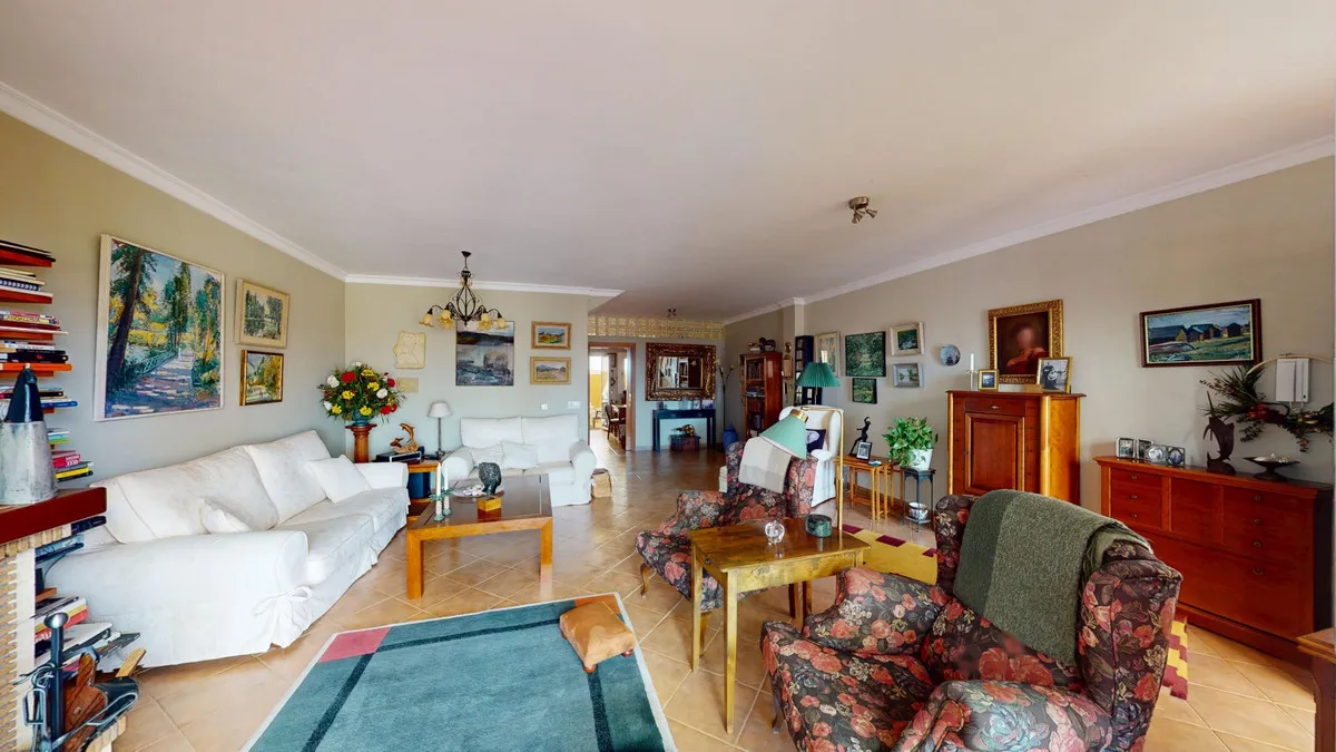 e720e78b-f999-482e-b084-9d64b65501e1