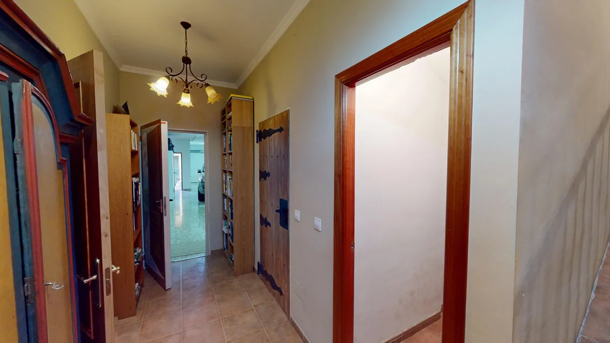 f58225c8-e867-4d37-a589-3c59279fddf3