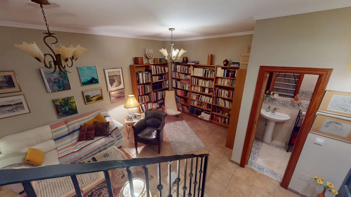 f8449e76-84b3-4926-9f63-630680fc2dbd