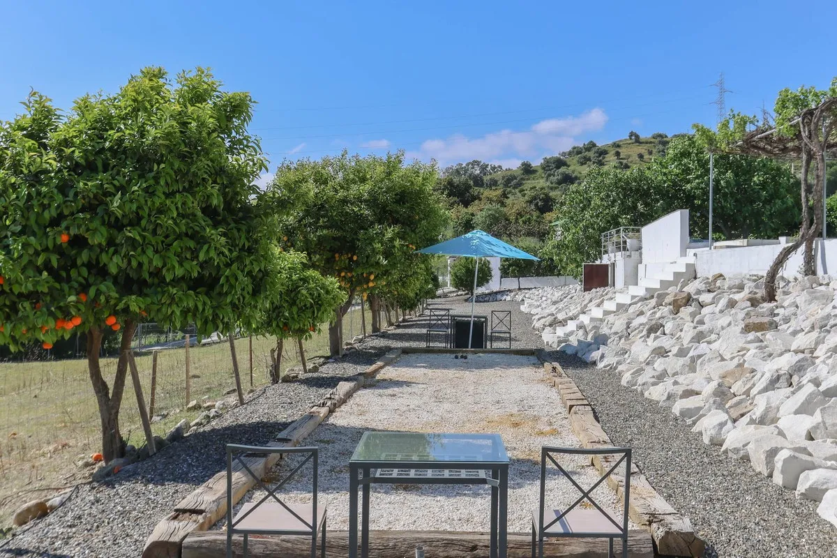 5a33a984-48b8-44e2-805a-f9db08ede371