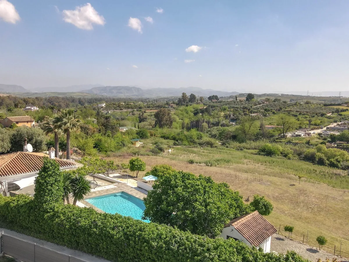 b6ee696c-88e2-4b42-b5a7-47d30cbb1950