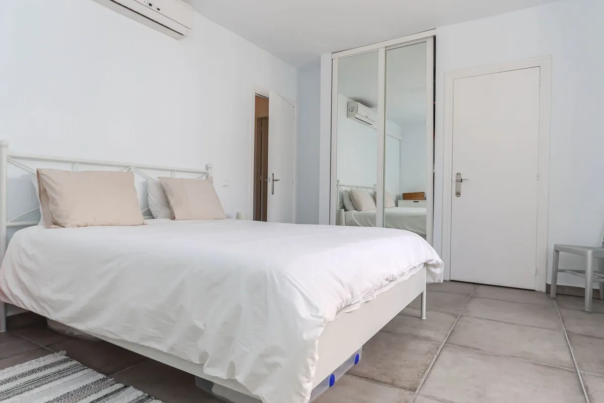 c63587d0-5e15-40bd-82c1-2aebb57fb8cd