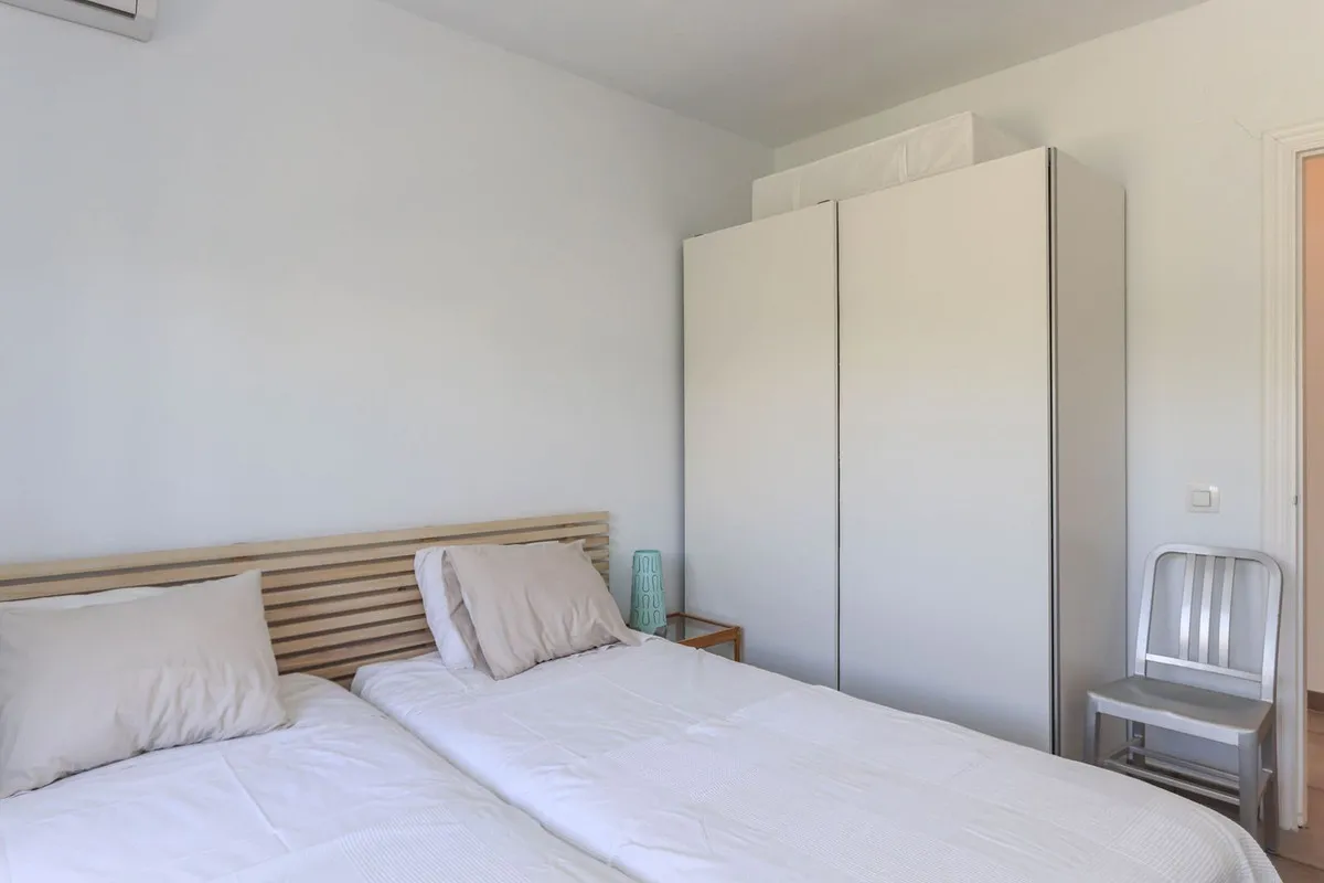 cb4f48eb-ea18-469d-bc2d-5286a0753278