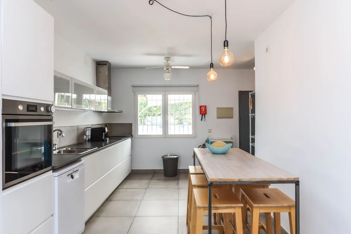 d683c04a-0d36-4b81-9abd-6bc282ba2566