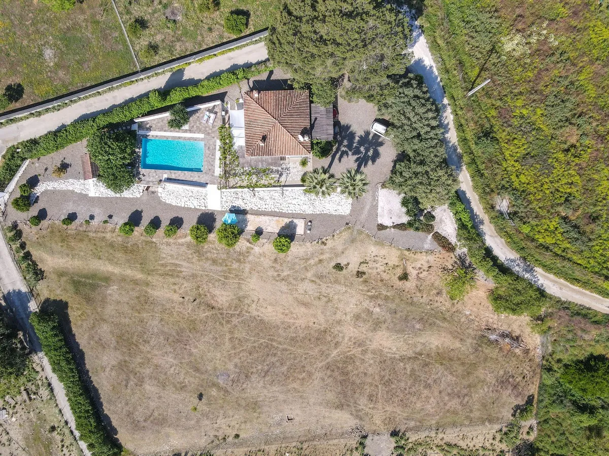 e217d42d-34af-4191-ba4c-bb061e53dc1c