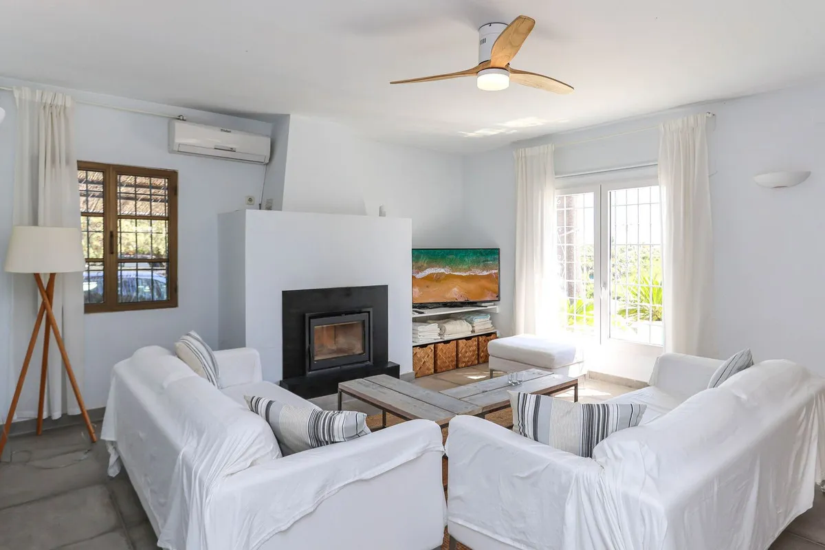 f2057f7a-557c-4da3-b877-f7640d384278