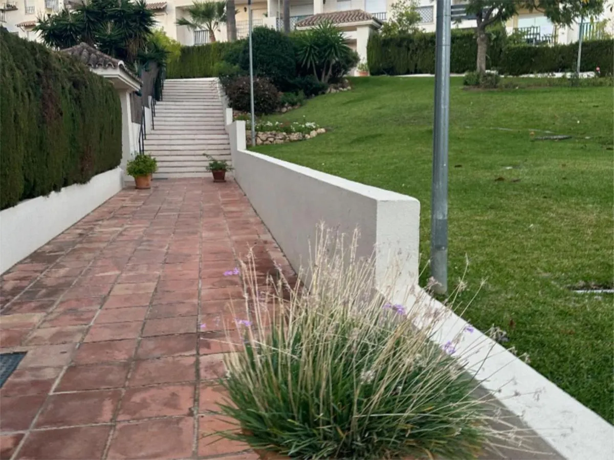 a6e549d9-ec37-49bf-a66d-9f588a3312dd