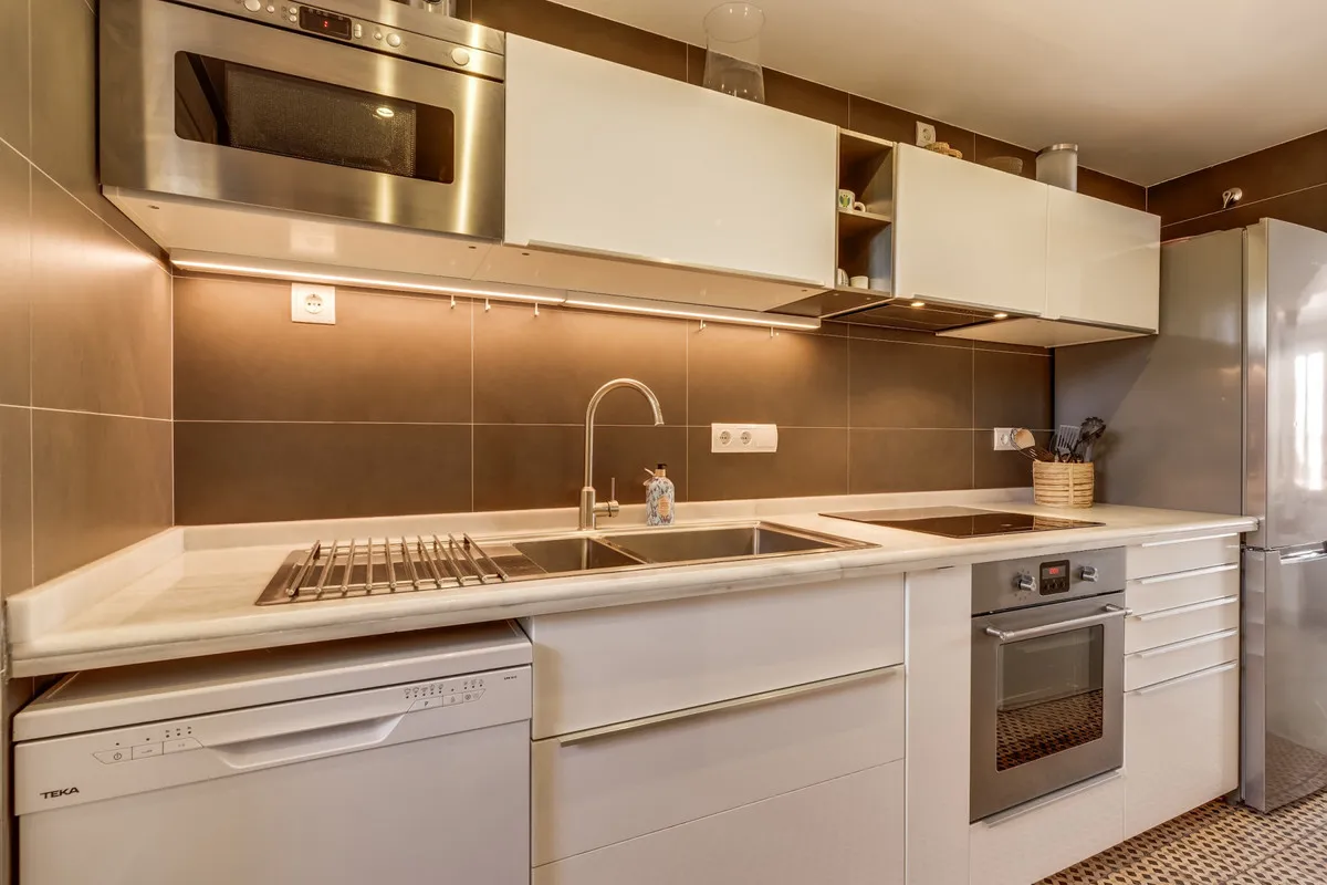 917bd147-af66-4c54-a6e1-818413d372f4