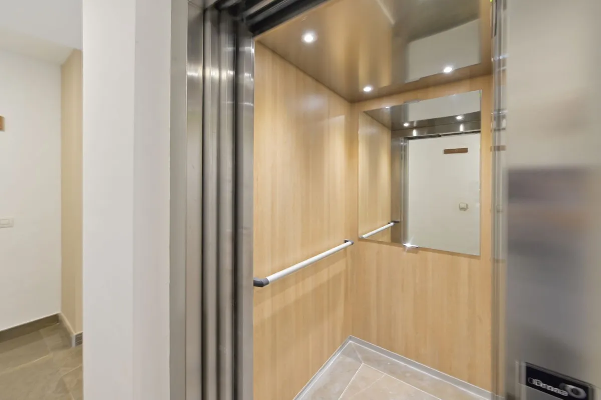 18f218ed-7c96-4696-93be-c189be38c85c