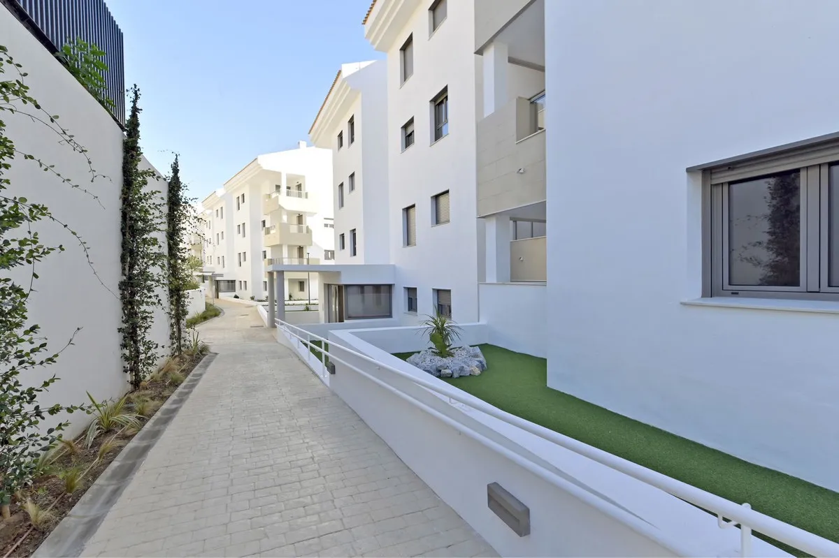 43099479-8b94-43b5-abca-dd57e3ca6ff7