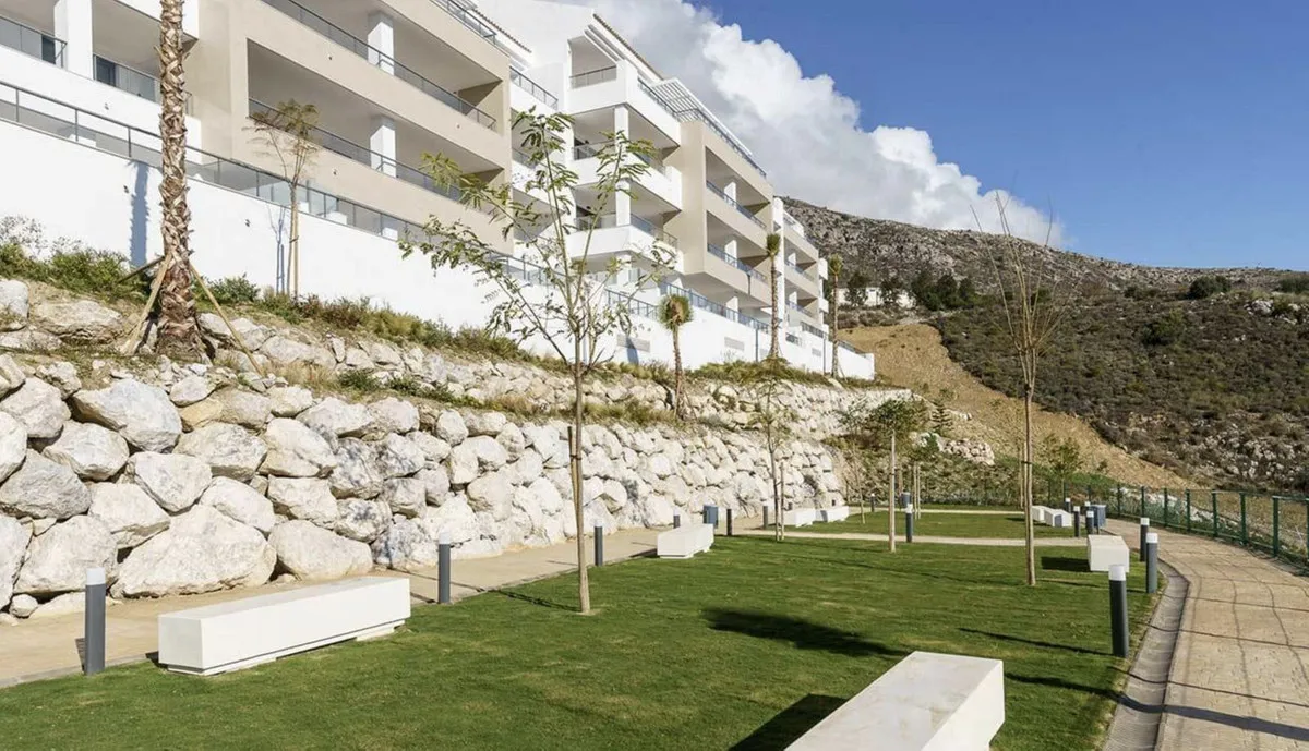 658e20e4-ce11-4ab5-8dbd-21689042c56d