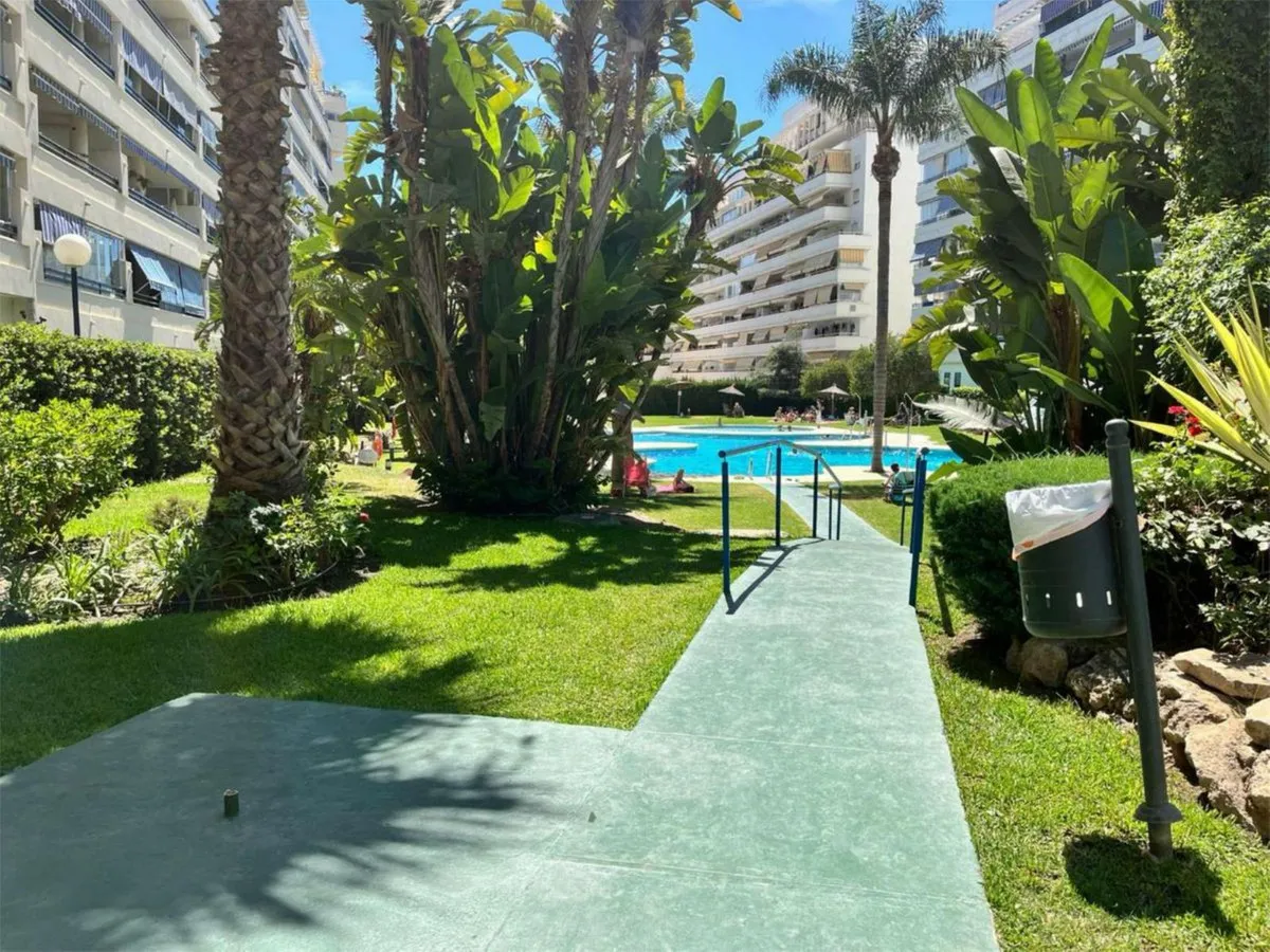 84ca0dec-3b0b-4a03-a0cc-c4d557a2d840