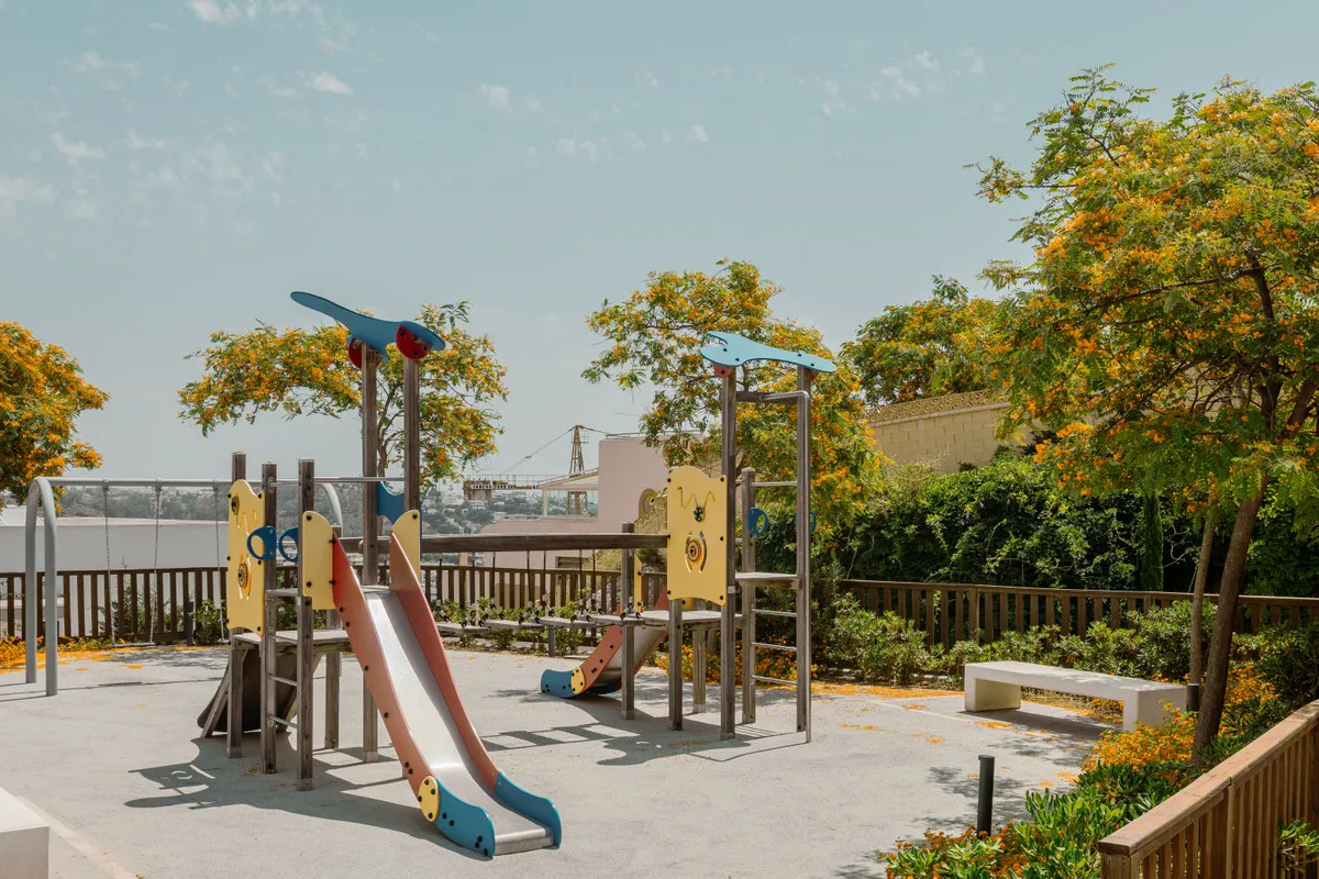 8b43cb9b-51f1-4e13-8702-4de63ca2ae2d