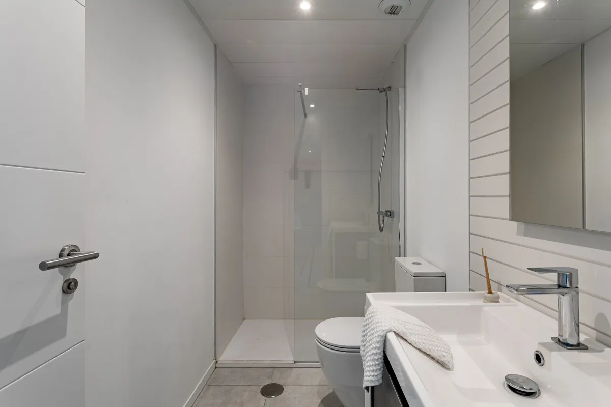 d4557908-2e82-4594-872d-6812fac54cad