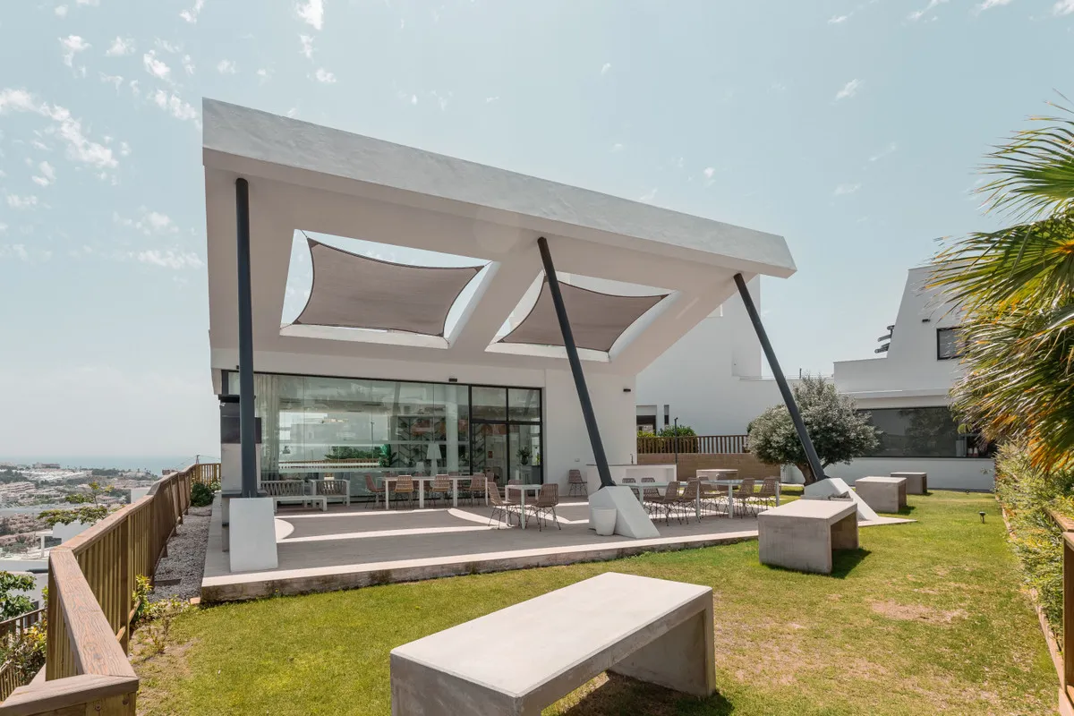 ed95280c-658c-49a4-bb08-ce36b2759928