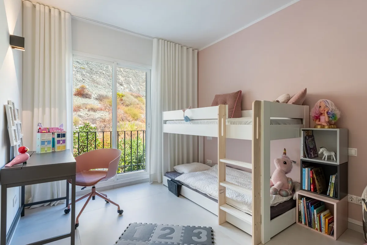 0926e224-55a7-42e8-a788-b31058ac84e2