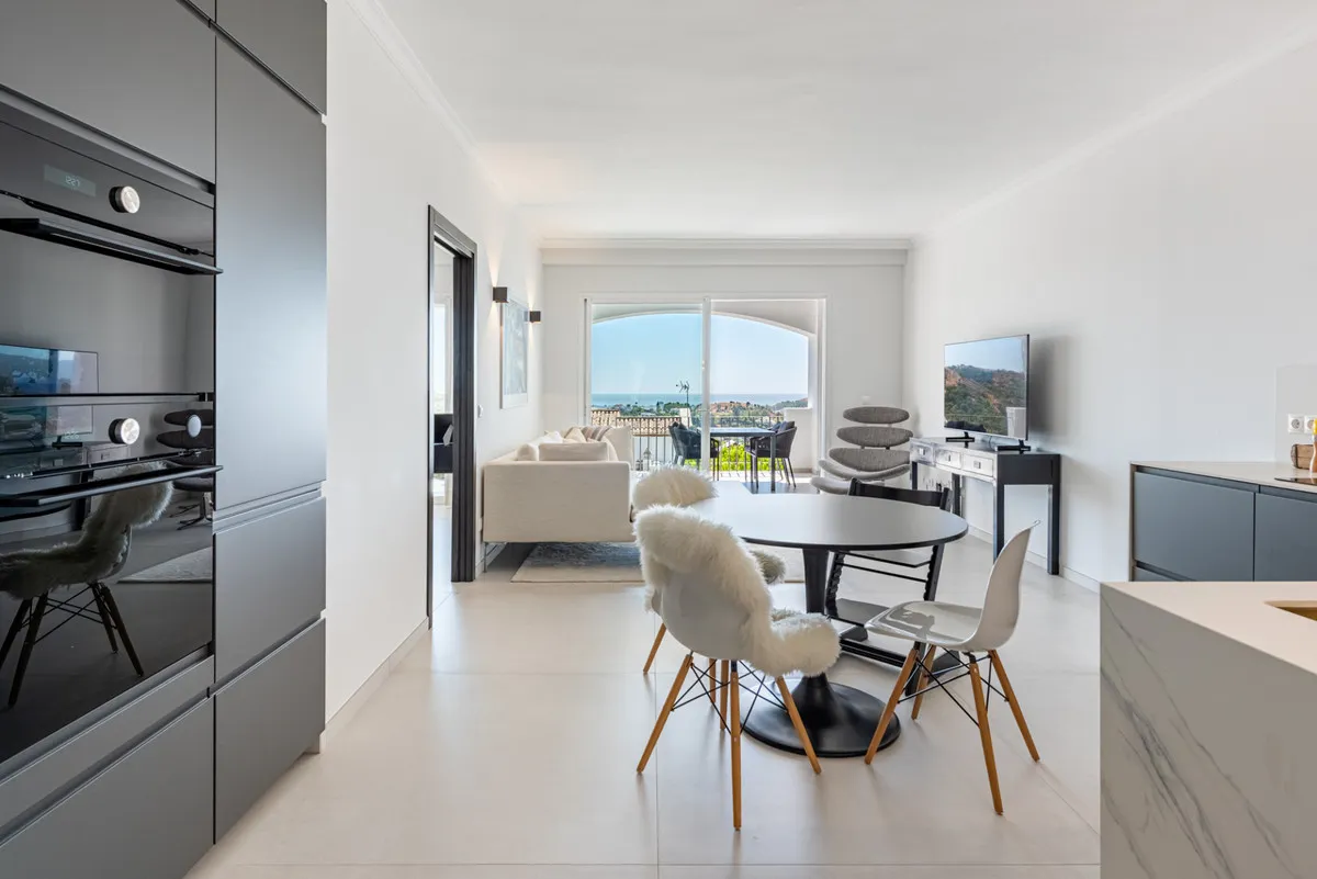 333283c4-6d4a-4331-8bc0-84e51a956993