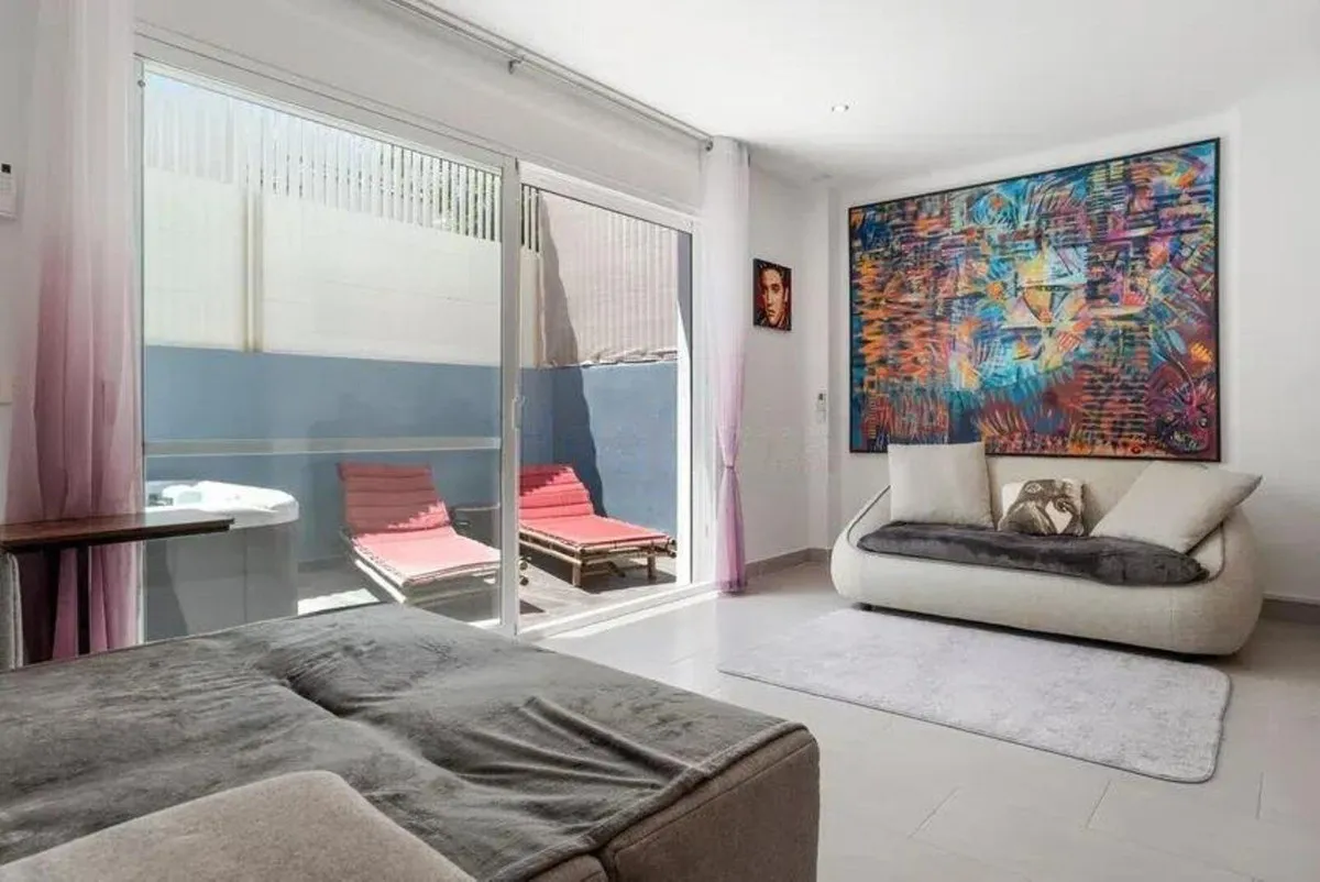 8249f5a9-9279-40bd-ba4a-6137120b9543