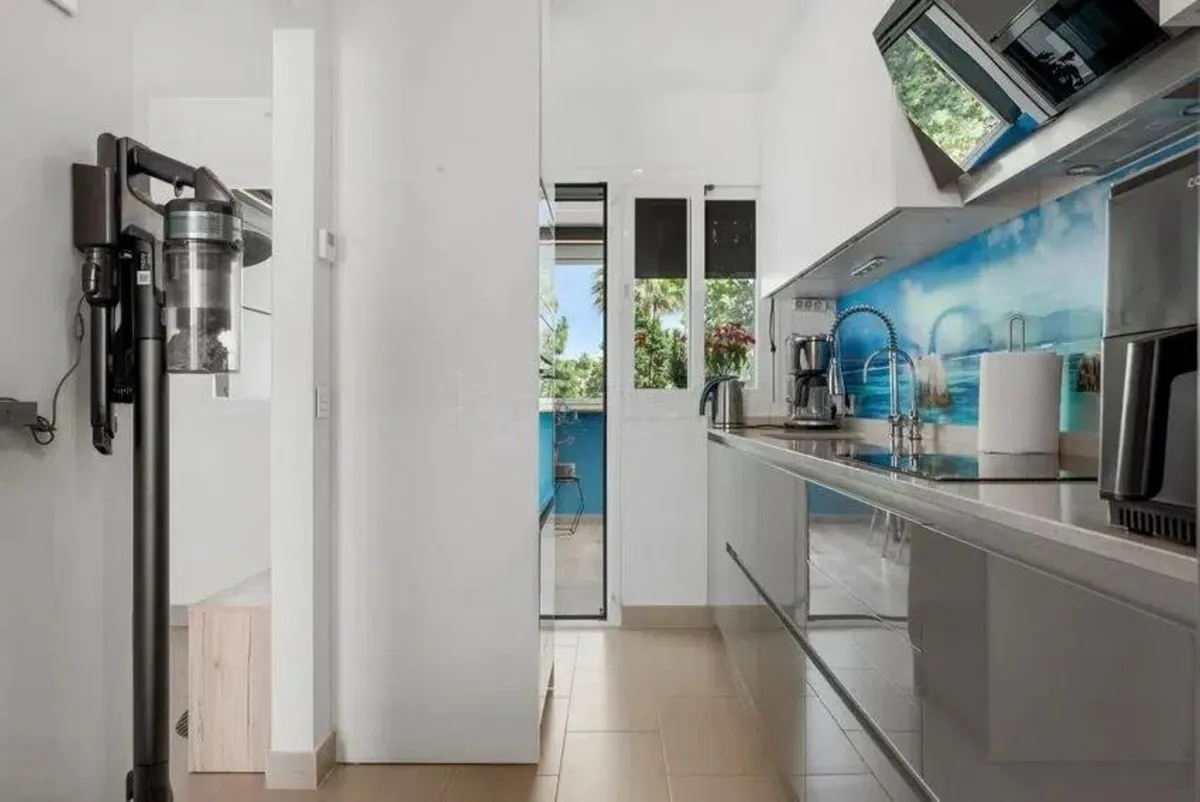 e25fee36-e6d4-4913-bb4c-6bc140e97a6e