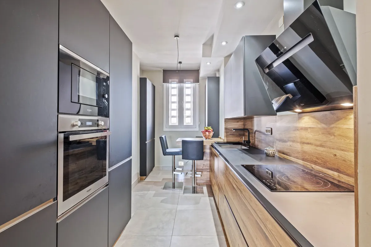 e09bfdc0-406a-45fd-aa8e-7a478b1768c6