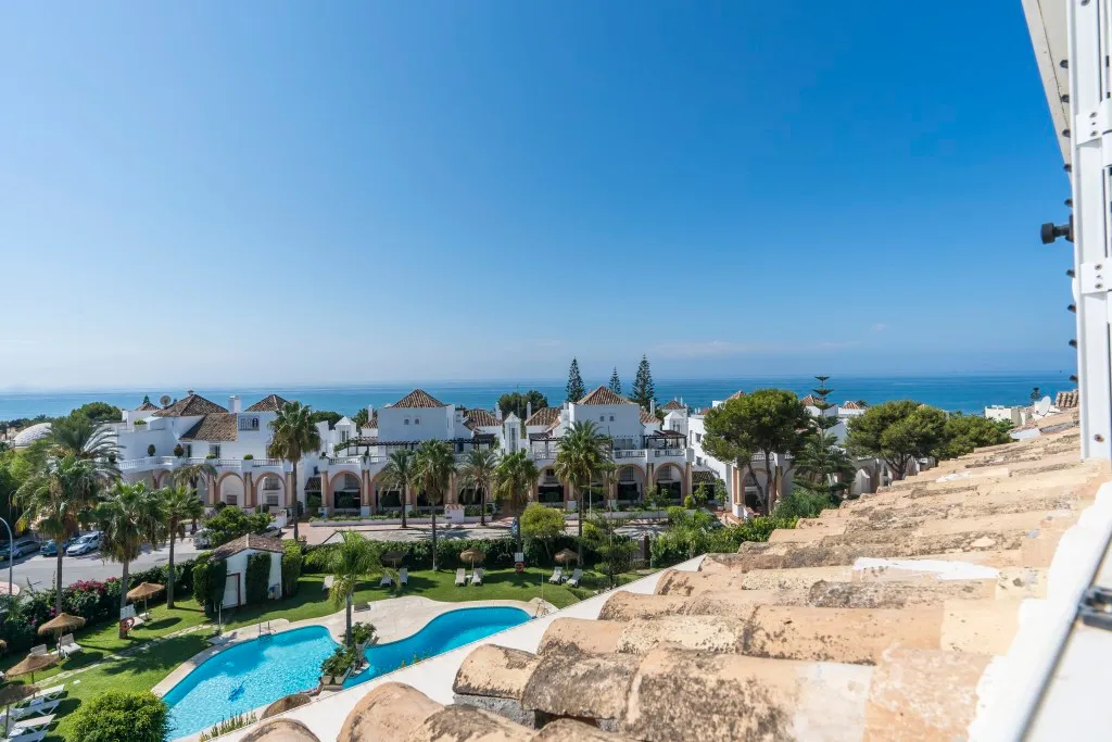 f7c12851-28b2-4eb1-83a7-ecf835e38fc0