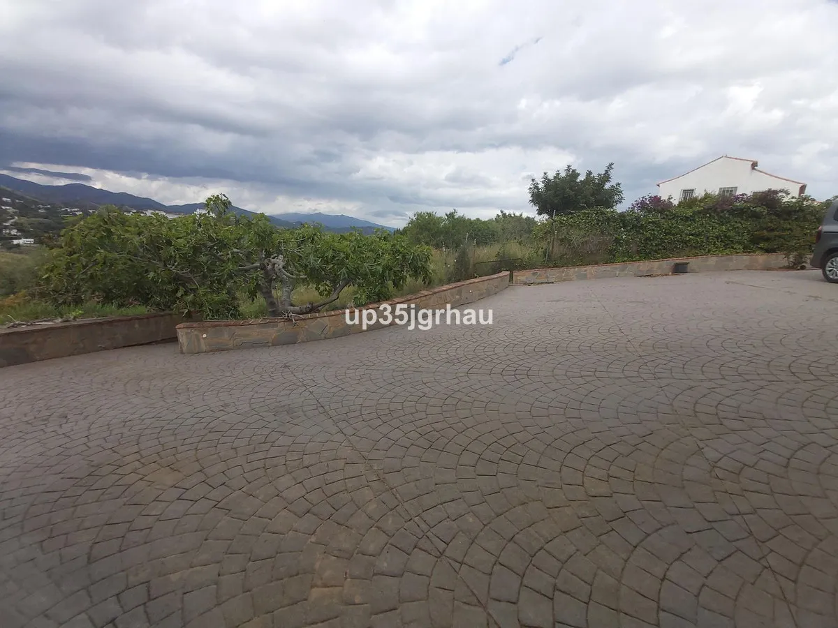 216a5307-2324-458e-b0d8-3eabb6d85f64