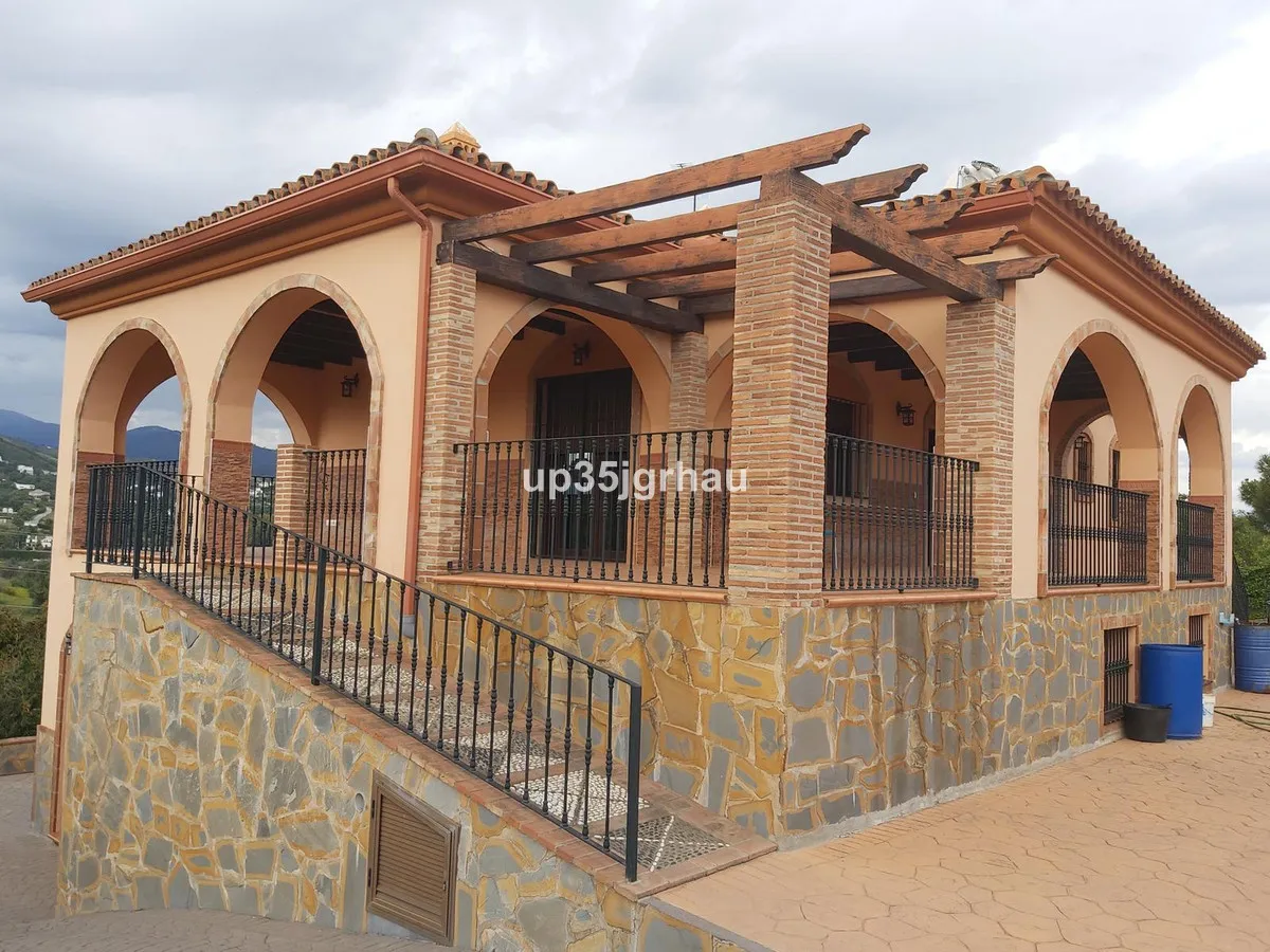 2be34b1b-3337-4d23-9c4f-869ca12a7f79