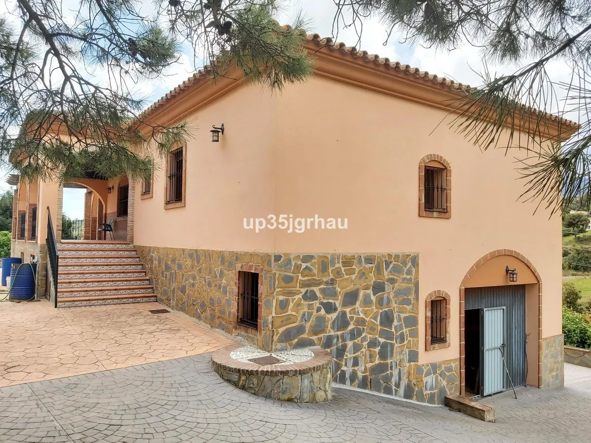 98c685db-222c-451c-b592-da22642a86d4