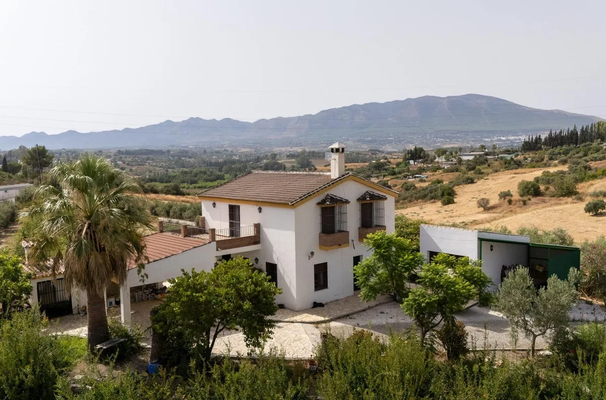 03c61ae2-83b3-476f-9741-57a4563ddddd