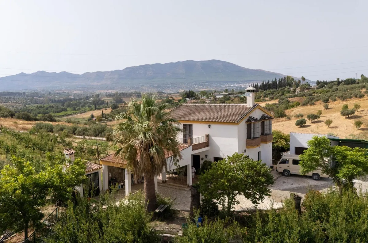 ae2c25e9-662a-450e-a447-8cb6d0746f7a