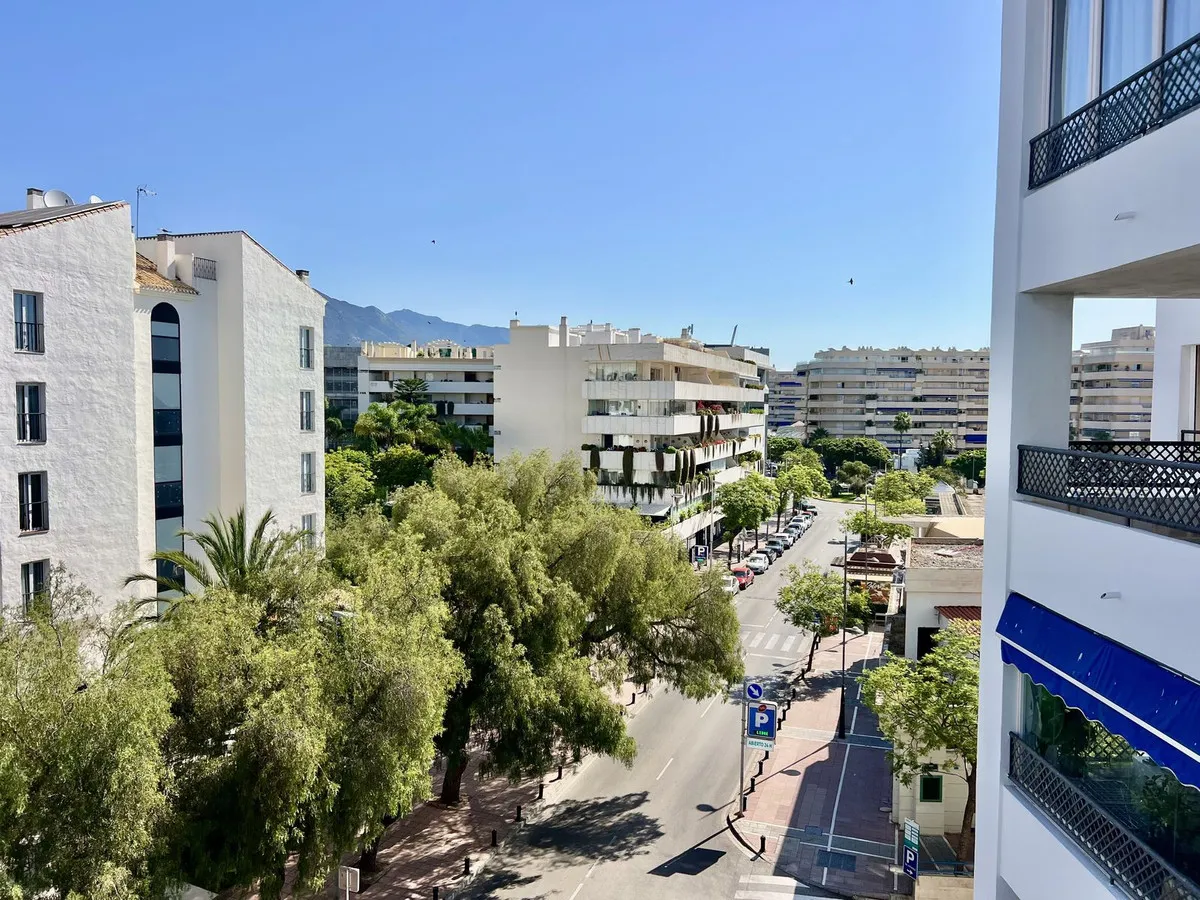 a0b7a081-1fc9-46bf-9e31-f793c9c0c812