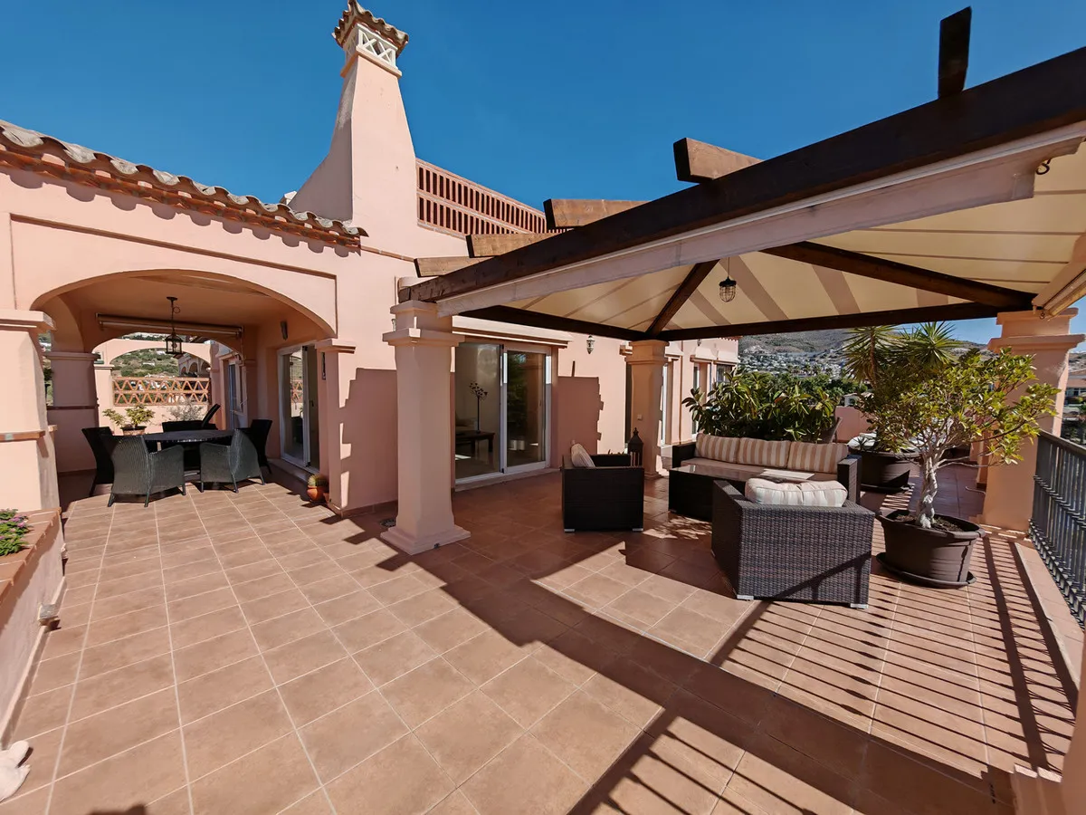 2b47d704-05f9-42e1-8114-7064efc4d330