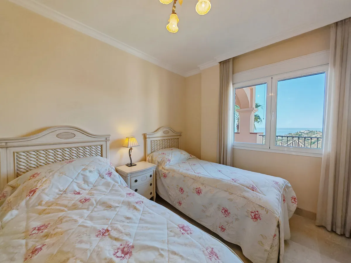 a02fdf40-2177-494c-91b7-7e61350e4b76