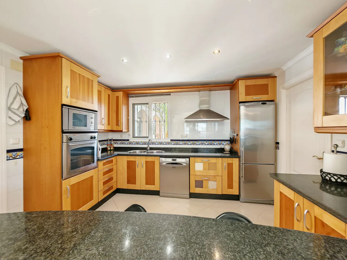 f1ff6f4f-027d-4a55-a343-d535f100e98a