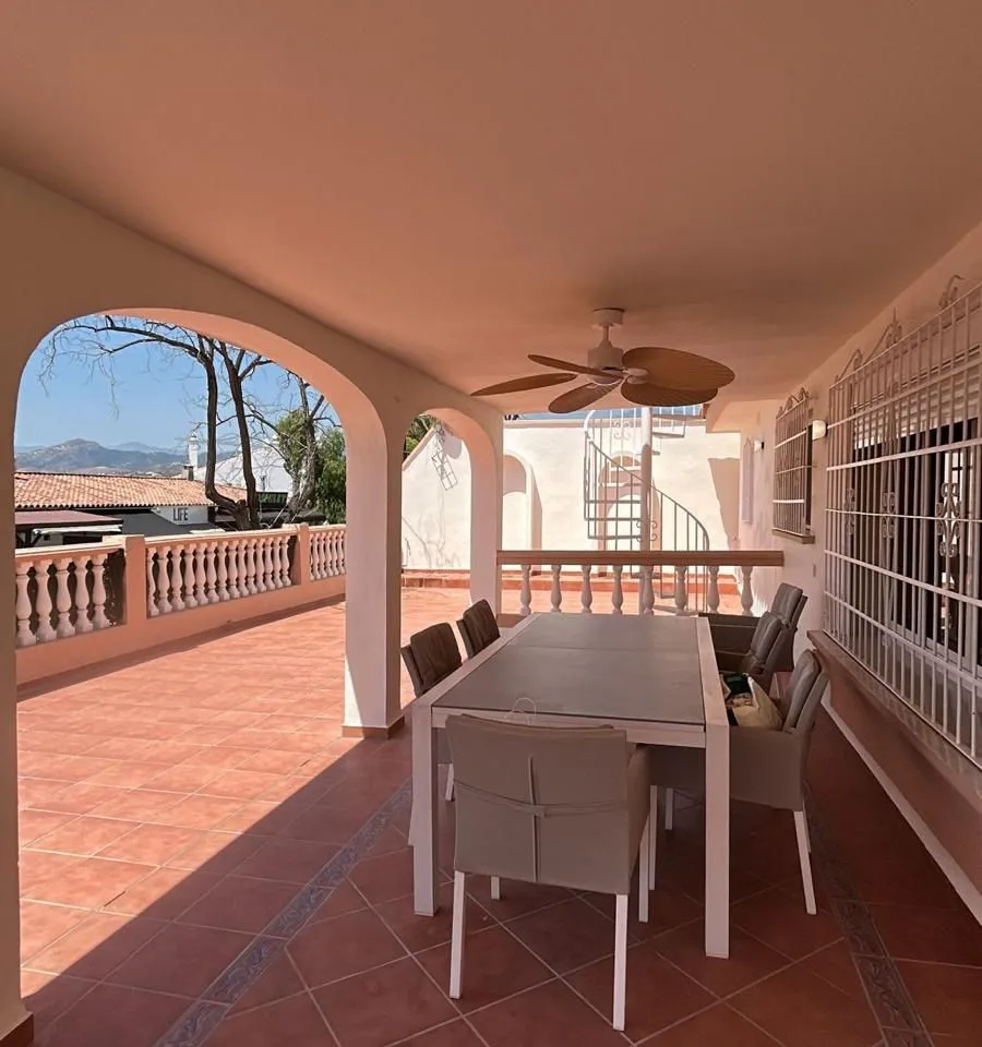 fb03062e-0bee-49ac-8fe9-fff404b46768