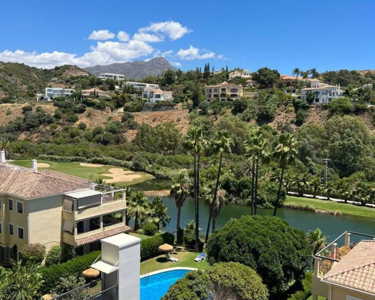 93abd041-b758-476b-a919-5b1e78c71f85