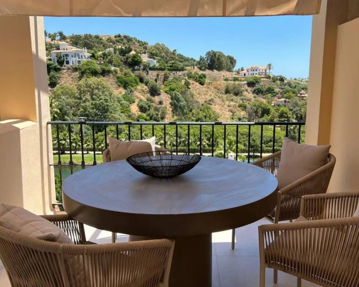 9c8c4c05-a10a-4871-a922-bfcb0d98d126