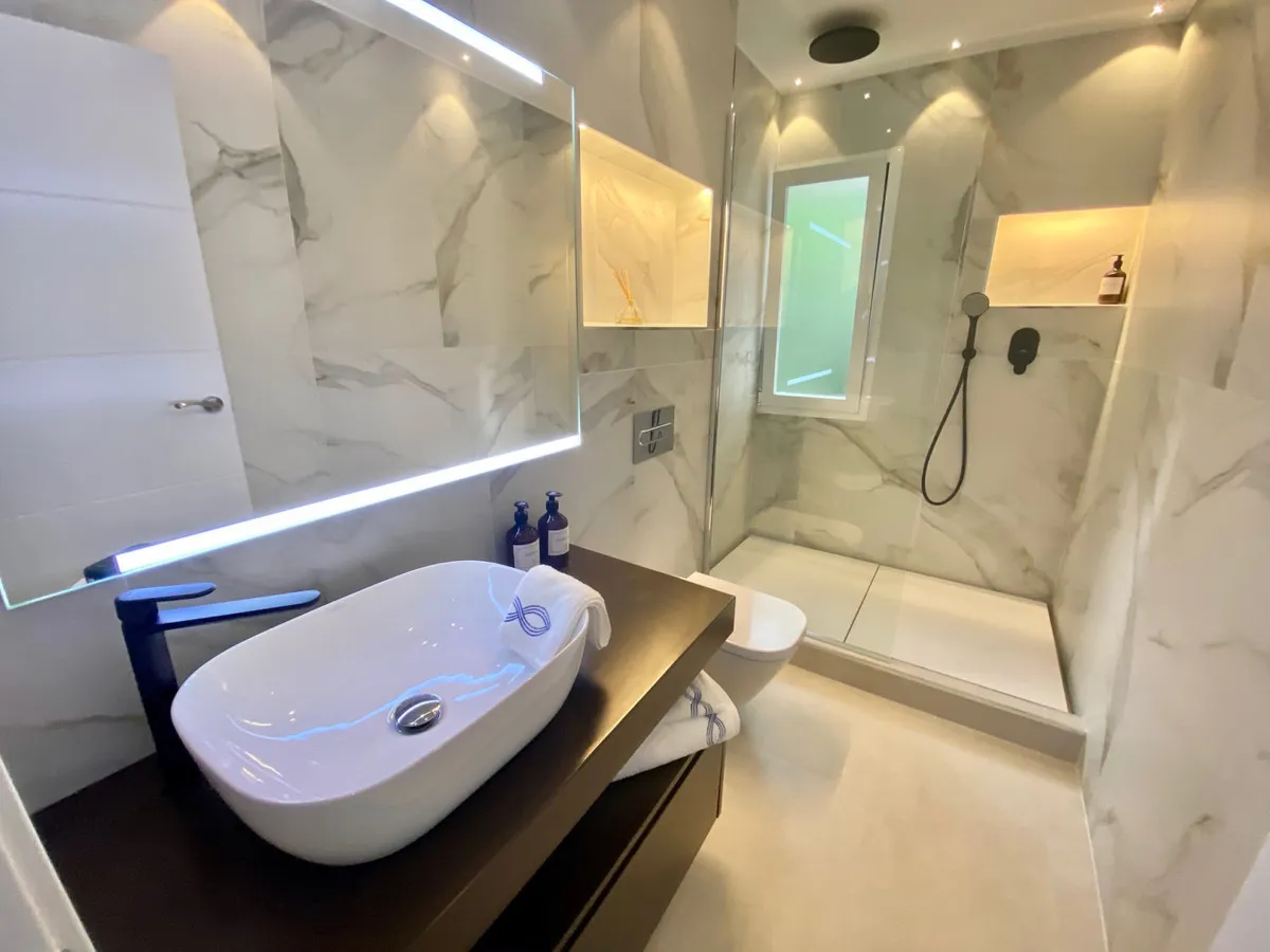 a65cd77e-5d3a-49f3-ac33-b949649d4fdf