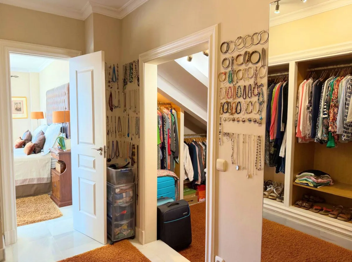 9da6b27d-dba5-4201-aa52-4c4d71a24def