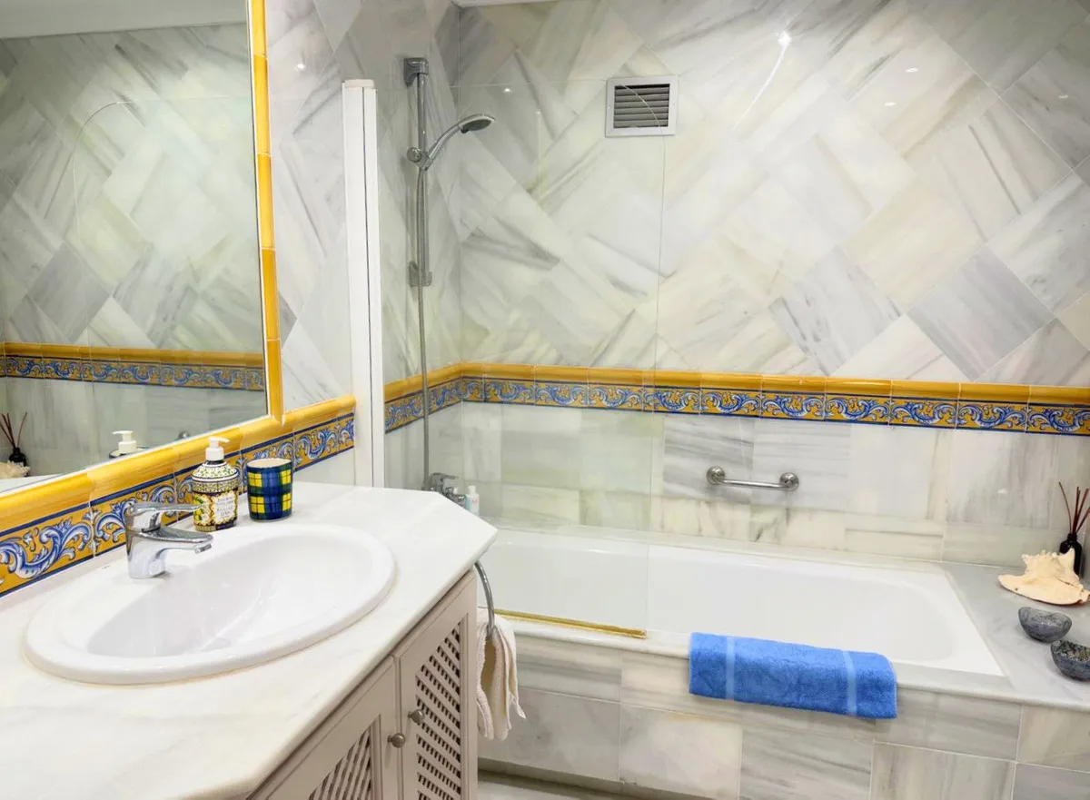 e5f4a149-65f2-4266-9340-38cbdefe7396