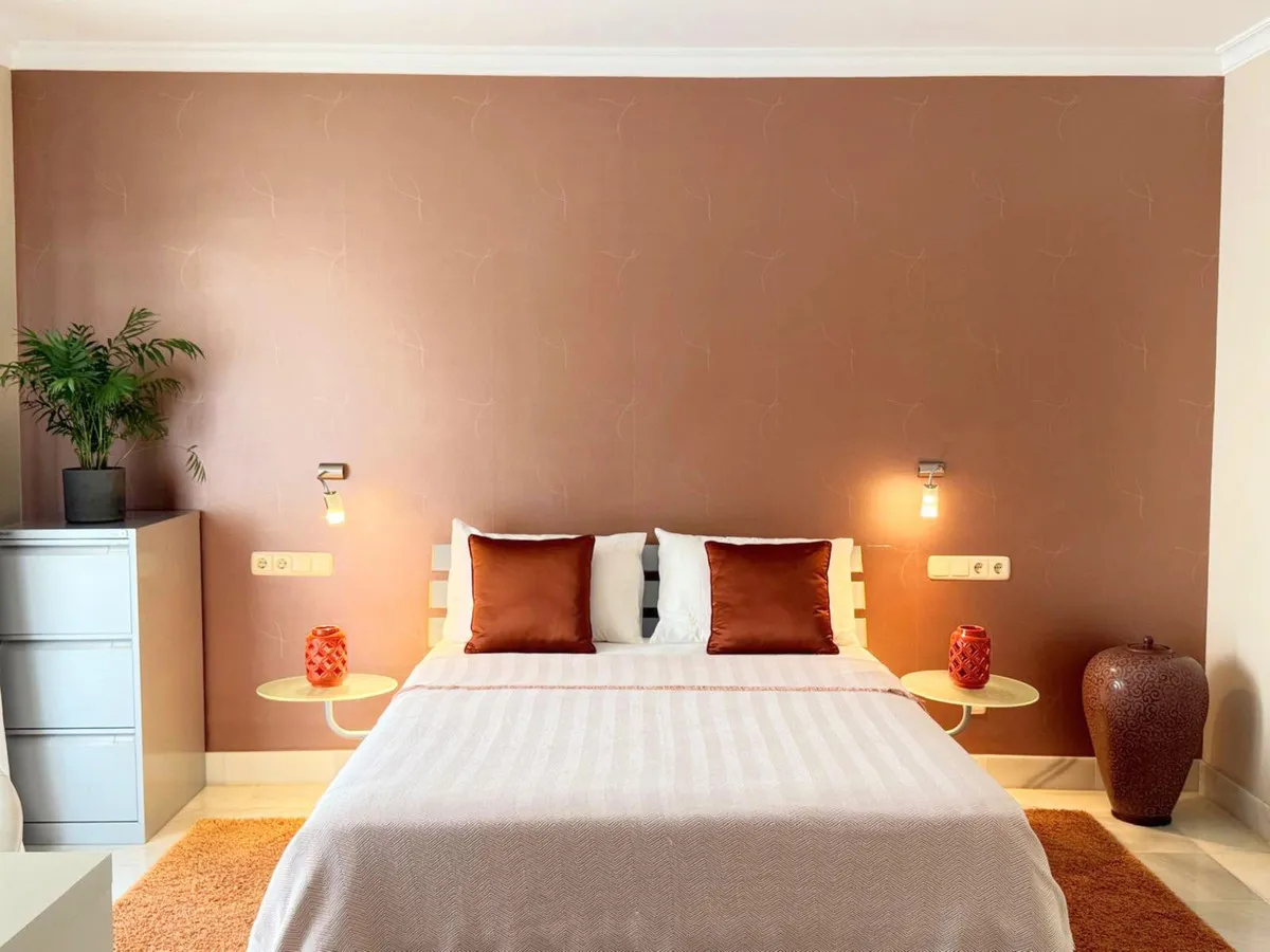 f5995ae4-57ac-4cbc-9ba6-2b1238f97bd2