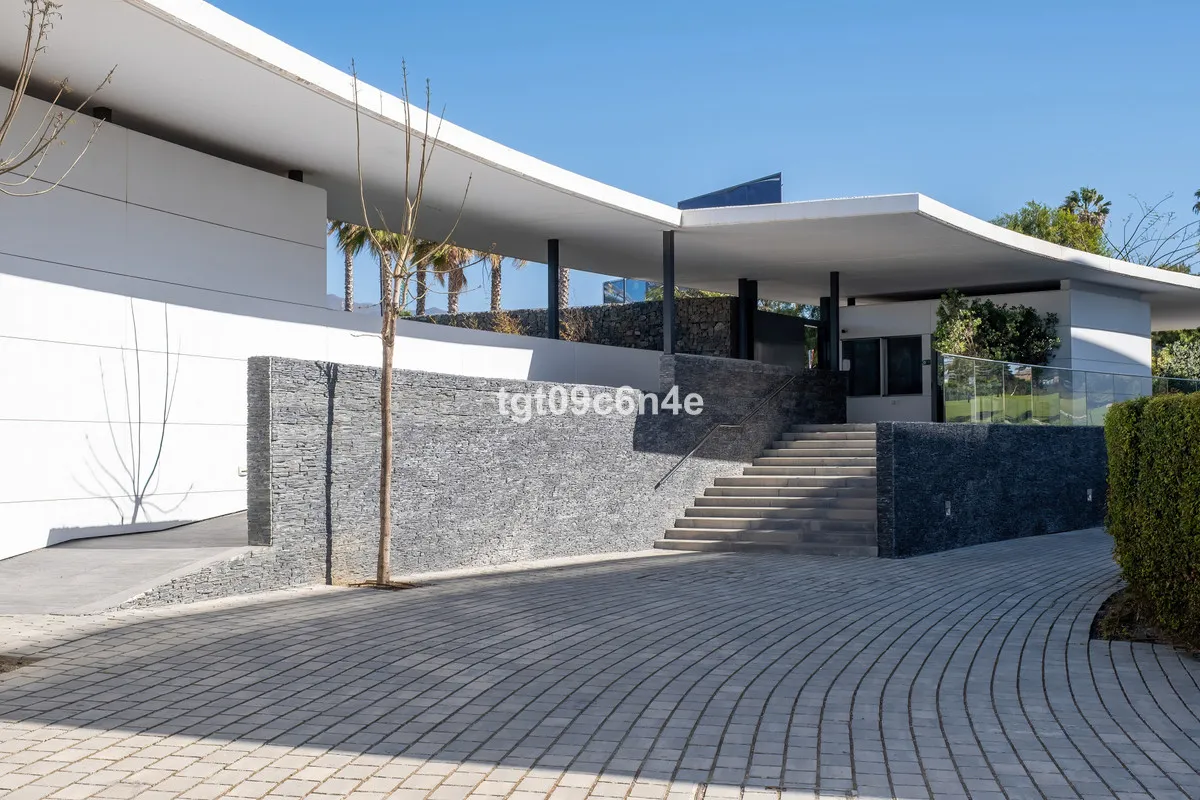 1af115e9-9d7b-4659-87f8-6d133a33b98d