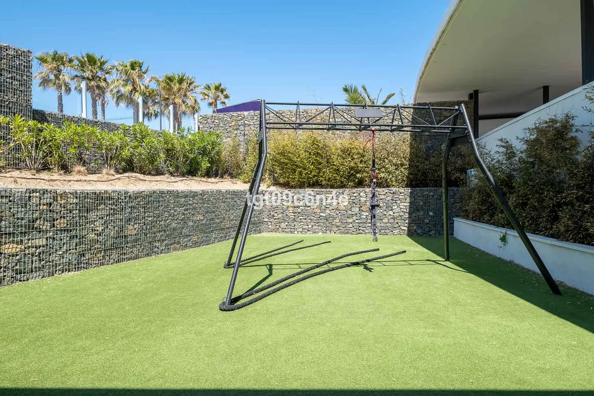 319f84b6-d0b0-4a36-848e-ddc75f20d9e6