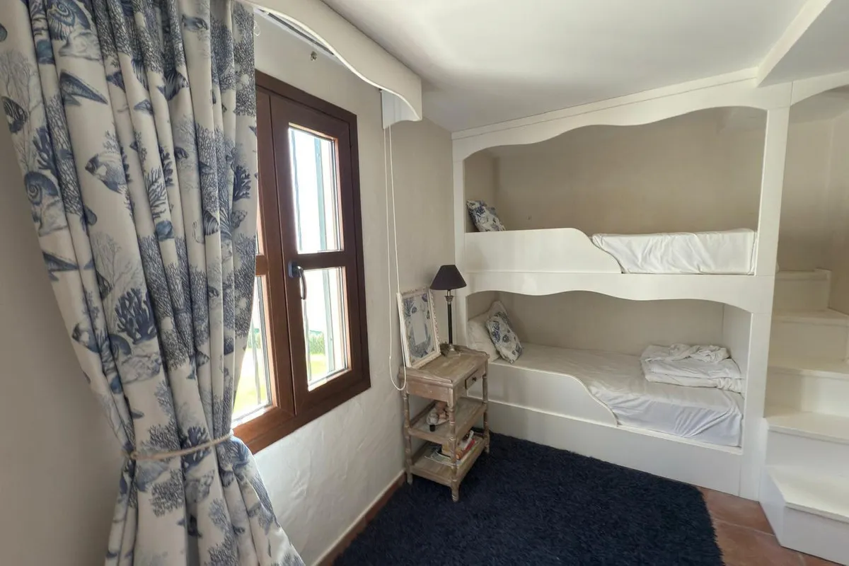 6ba898cf-665d-49f1-a732-4360f5669165