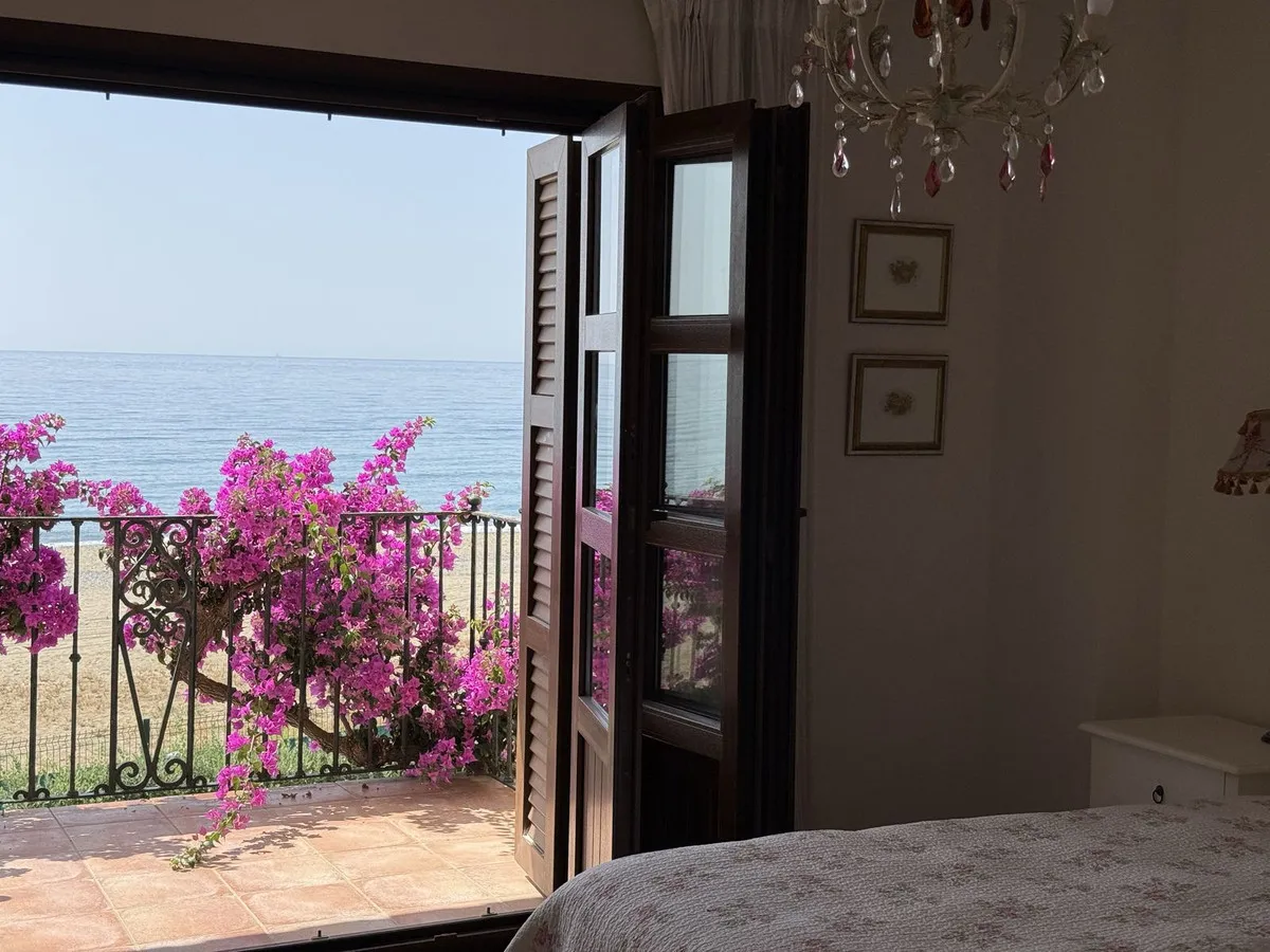 afb4b228-122d-4db2-a6d0-980a168135df