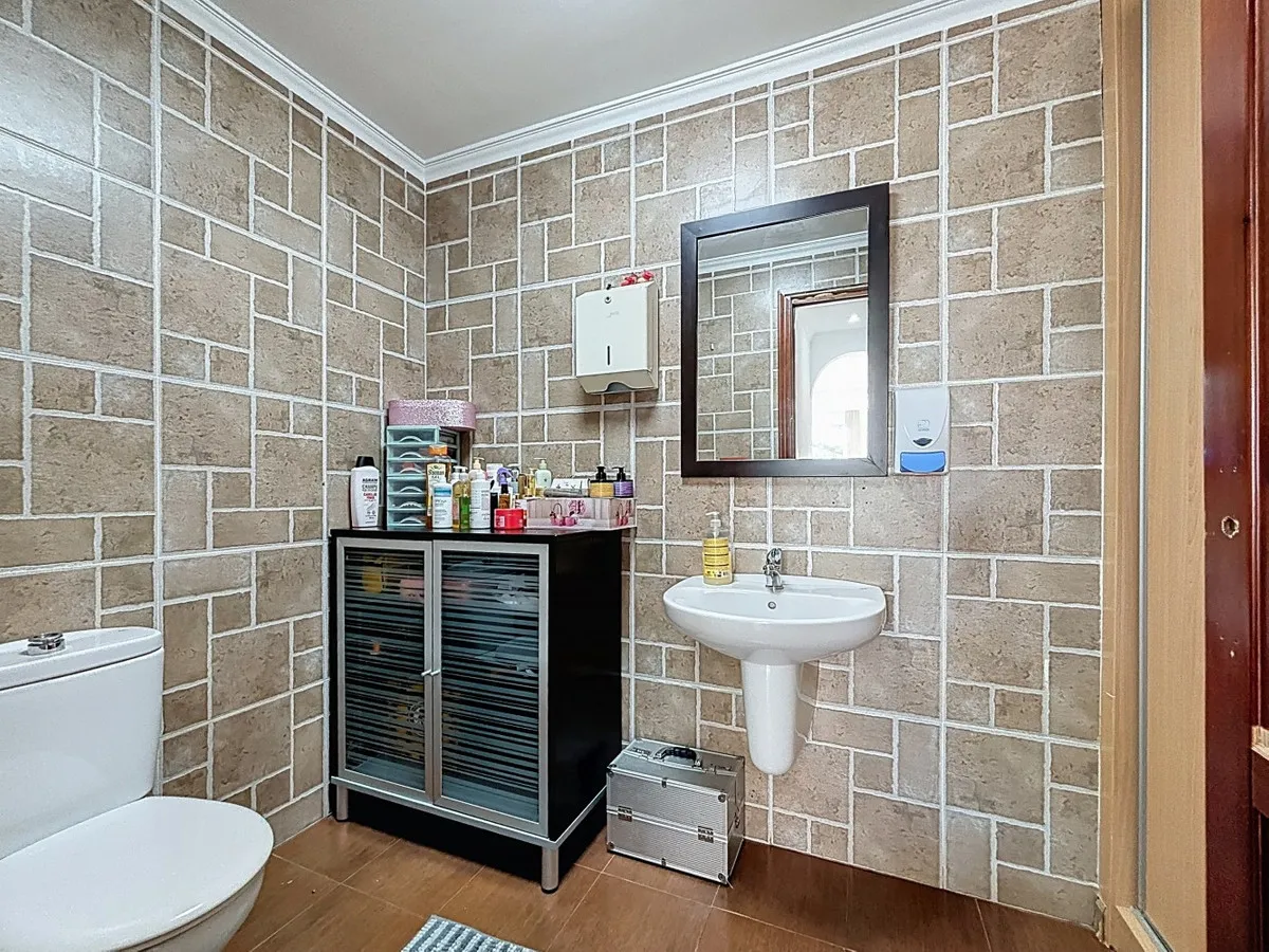 3138b894-c5f9-495e-9f51-bc84fec0524a